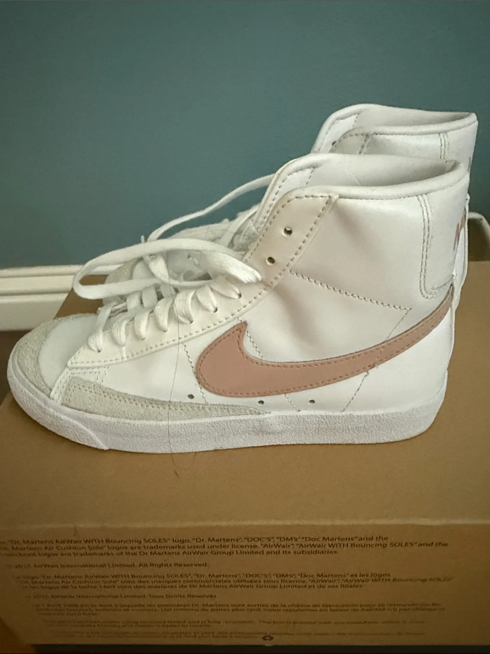 Nike Women’s Blazer Mid Vintage White with Blush Swoosh